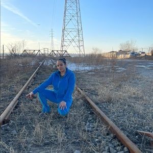 Meet your Posher, Dilia